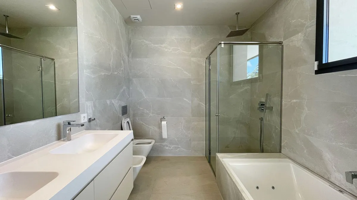 9abee491-a211-45f5-a967-17653eb90b86