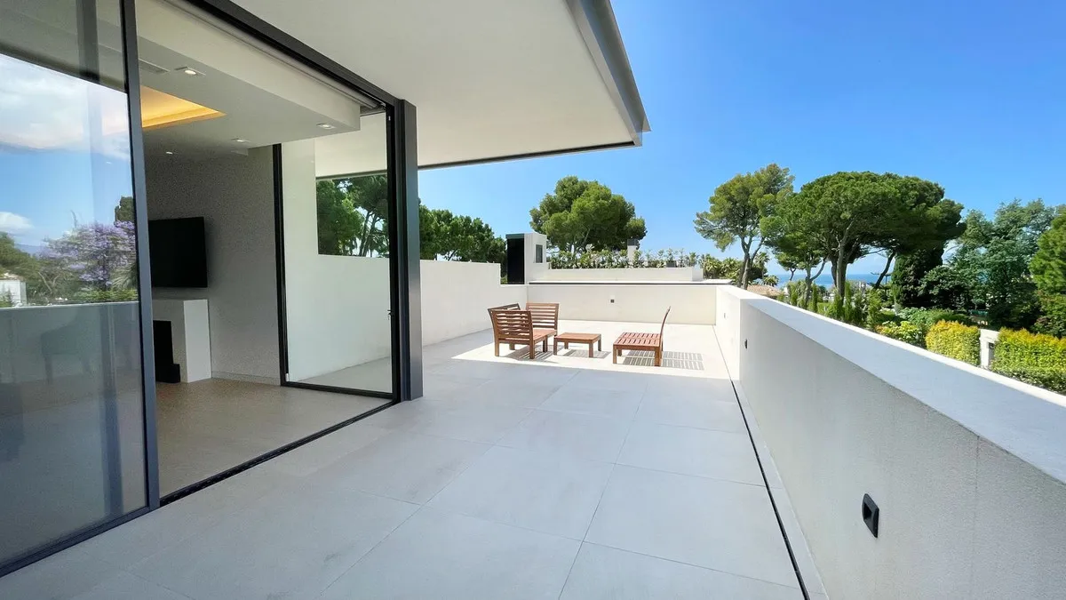 9c761efb-5dd2-4fbf-a8a1-d7970fbd5232