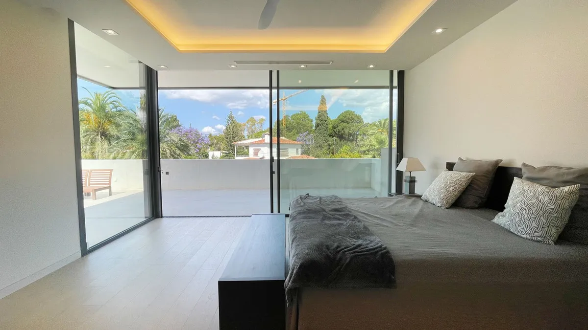 04952508-6647-4adf-930e-af78e917de7a