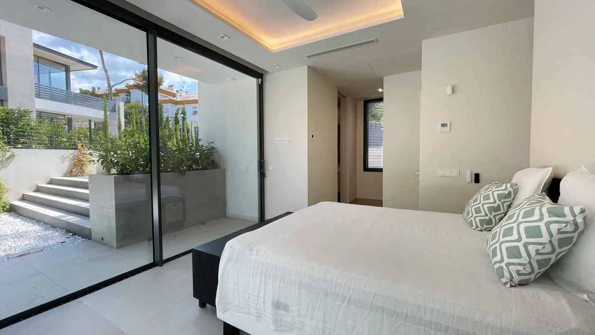 1321c48d-62bd-4b6c-a6b4-a6e676a25810