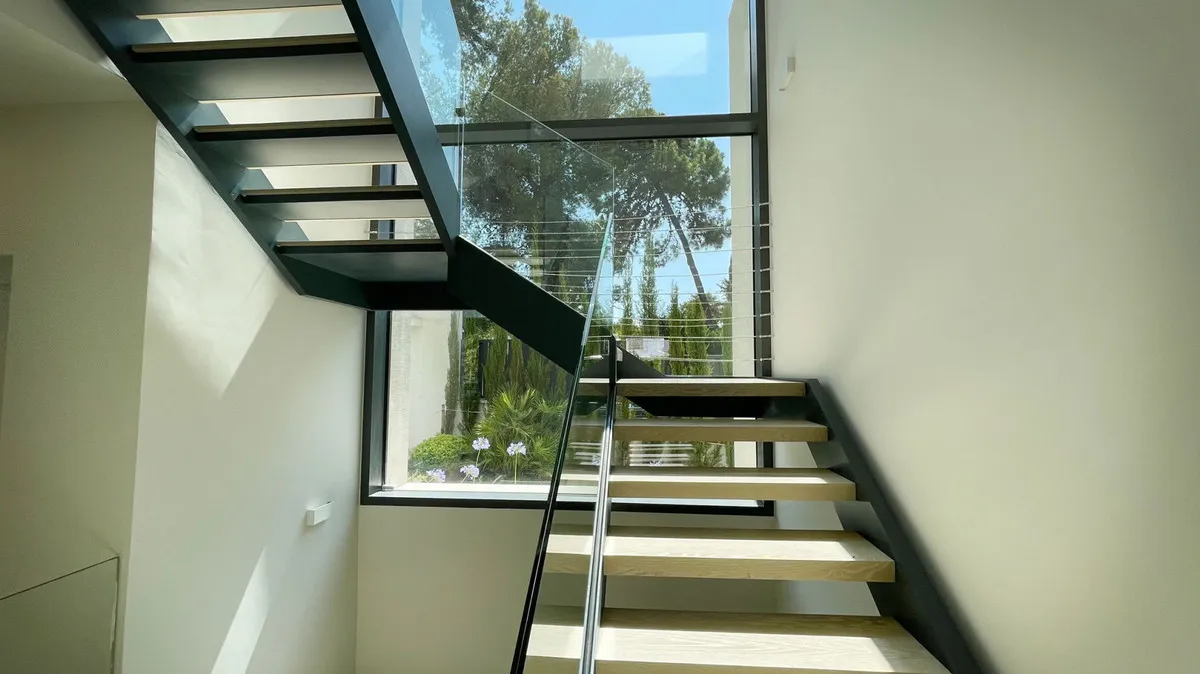 208f17f3-a032-451e-85f7-7359f40a82d6