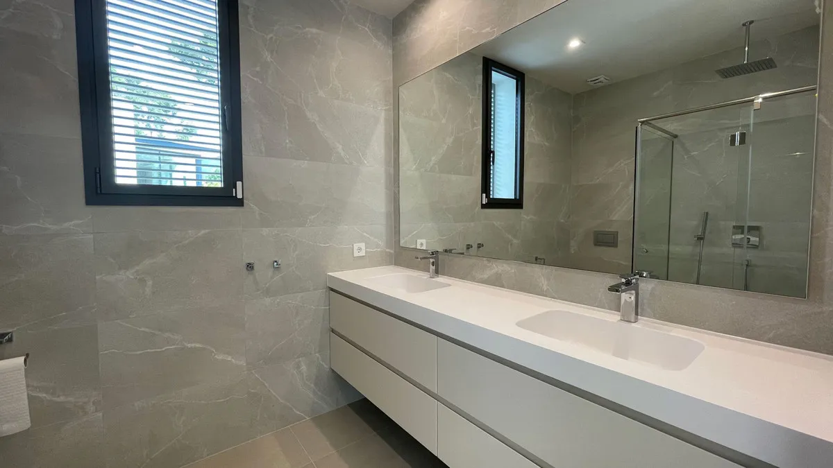 2107e3bb-0ec7-4788-aae9-52ea8e6dc200