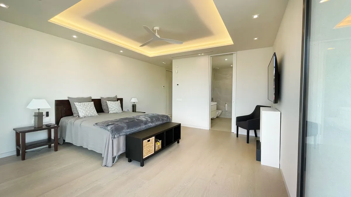 256e3b5e-afff-4148-b28e-01923d2b351d