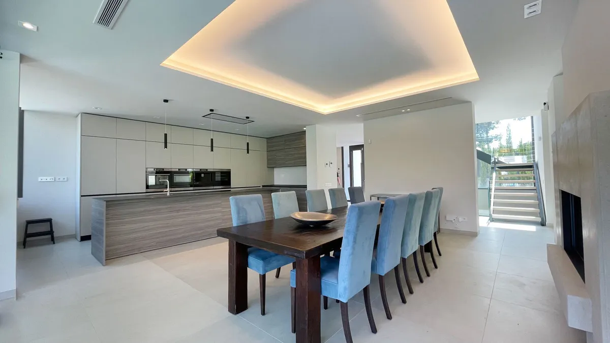 4f2fa6b8-543d-4b8b-aa23-f21eaa14ab5c