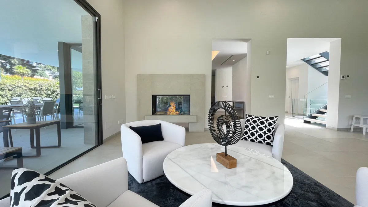 a568b29b-80a5-4e1c-8713-c5a929c0f9a1