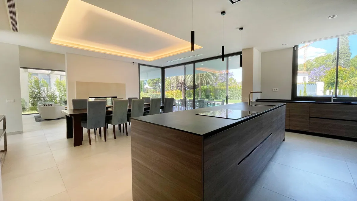 aa604b02-5288-427c-9361-6c0973796c40