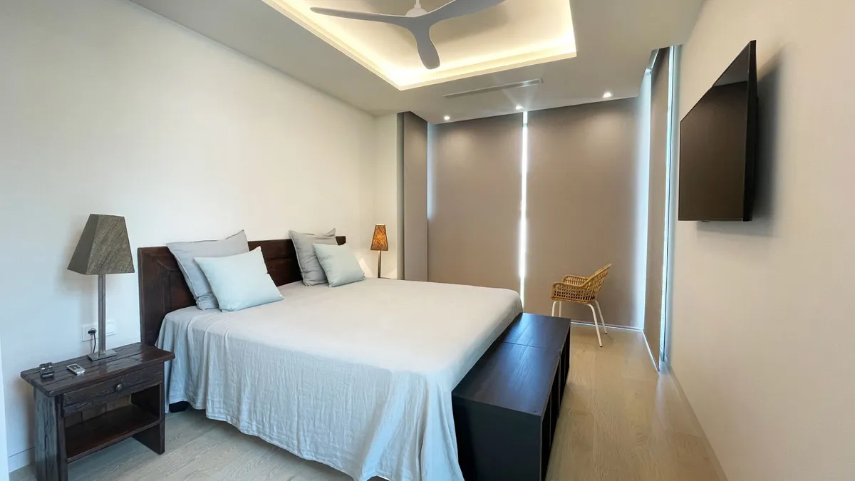 f0737089-ebe4-4aa4-bb39-1127e9c9c889