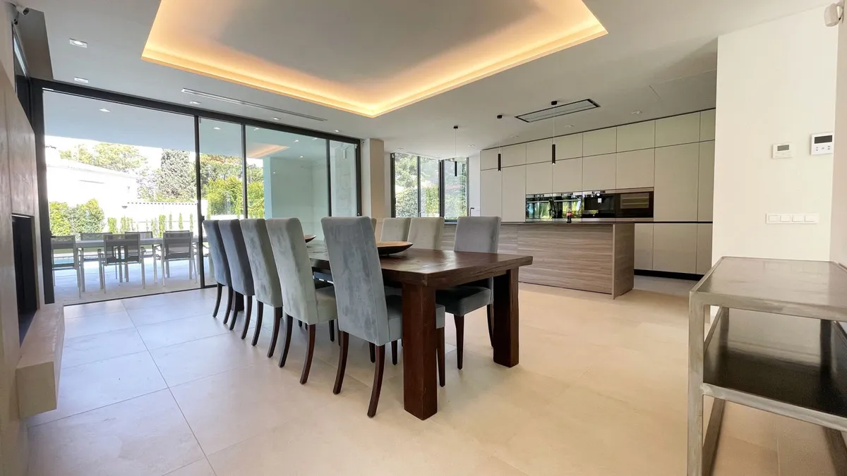 f72a0f25-e2c0-4fe7-bb90-cccaa5d8a1ca