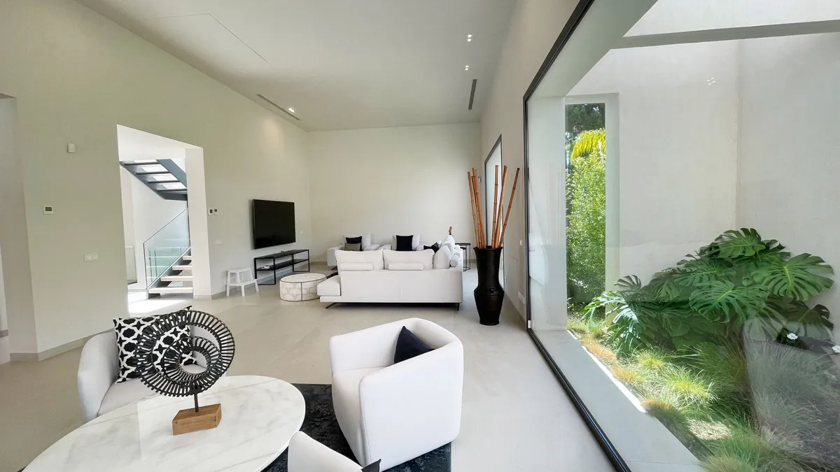 ffad31f2-e949-4ea1-a9cd-9df99412c4ff