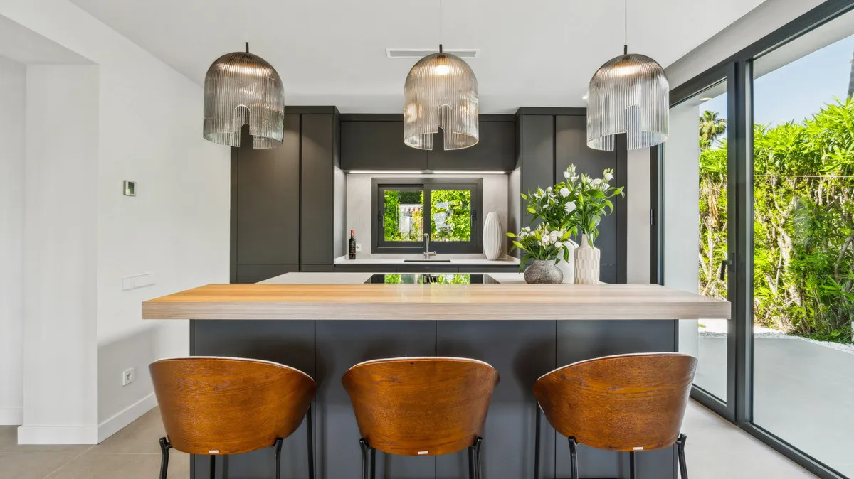 bf599072-9b2a-4763-b151-d6b76356a5ed