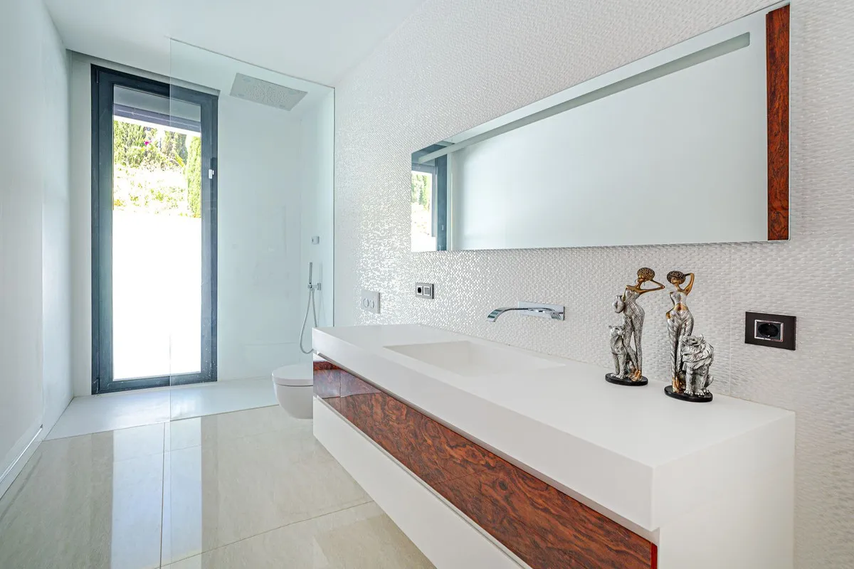 2a1c999a-dd3a-49a2-8573-e166e50e7ee4