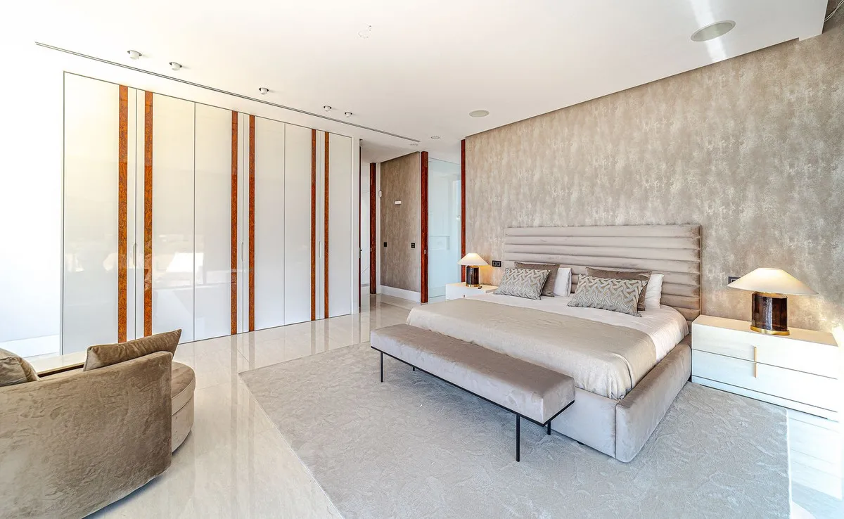 a12a42dd-10c1-47f0-96ef-743023d10563