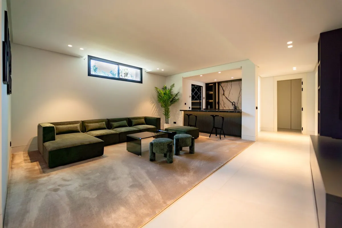 18712279-f580-4a97-b154-2e082b5b8c85