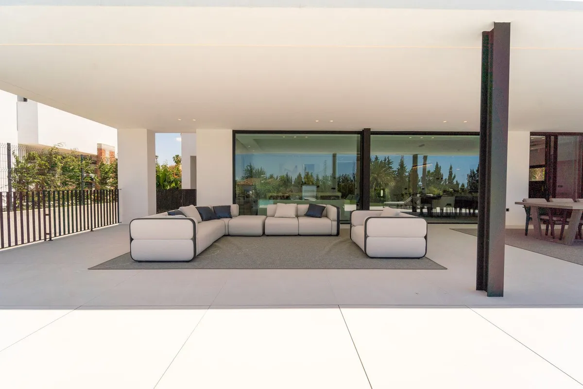 e9579ee6-cd29-435e-ae34-ccffe915bc52