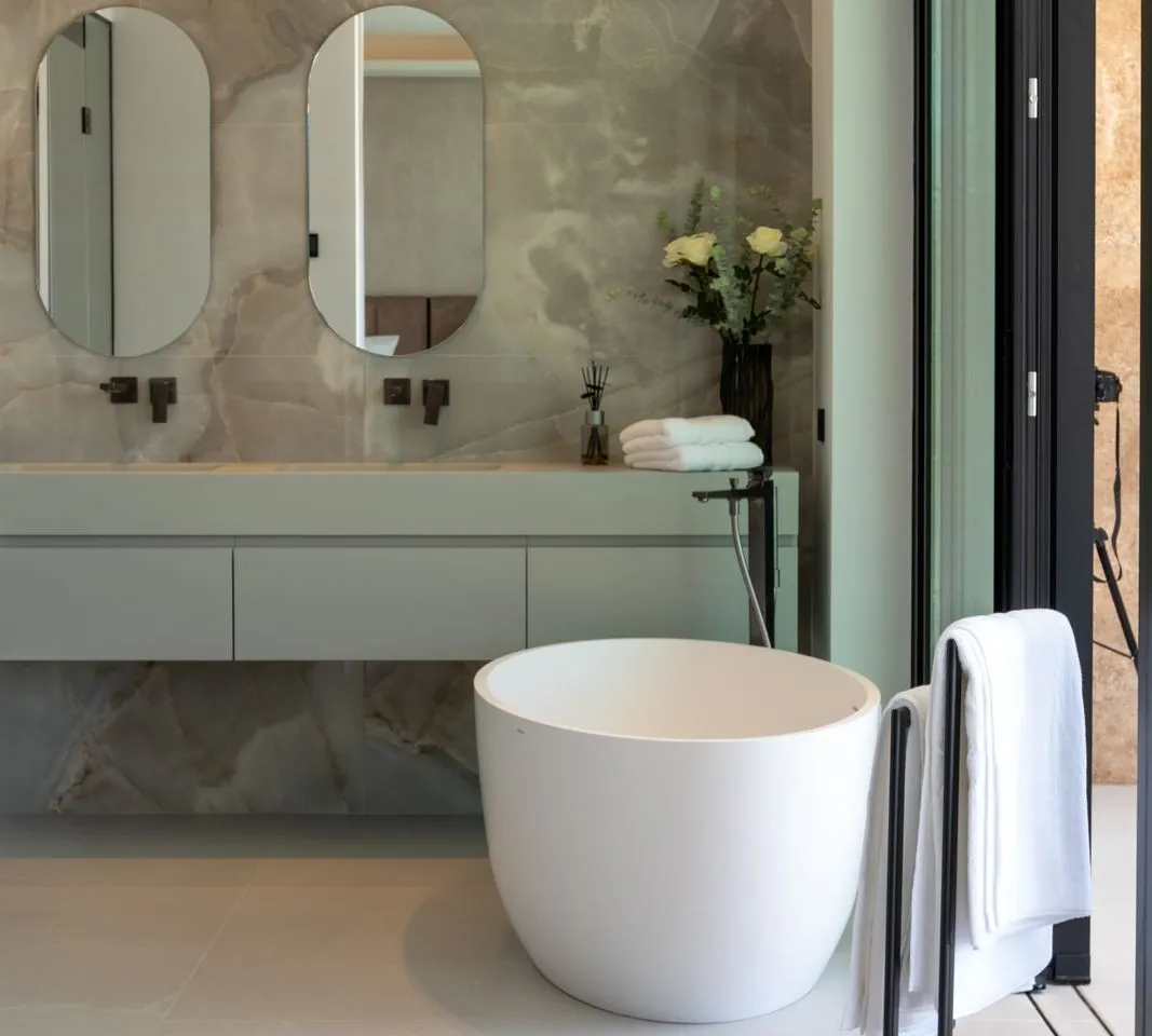 f4489519-9e96-4279-a5e8-18aece457b87