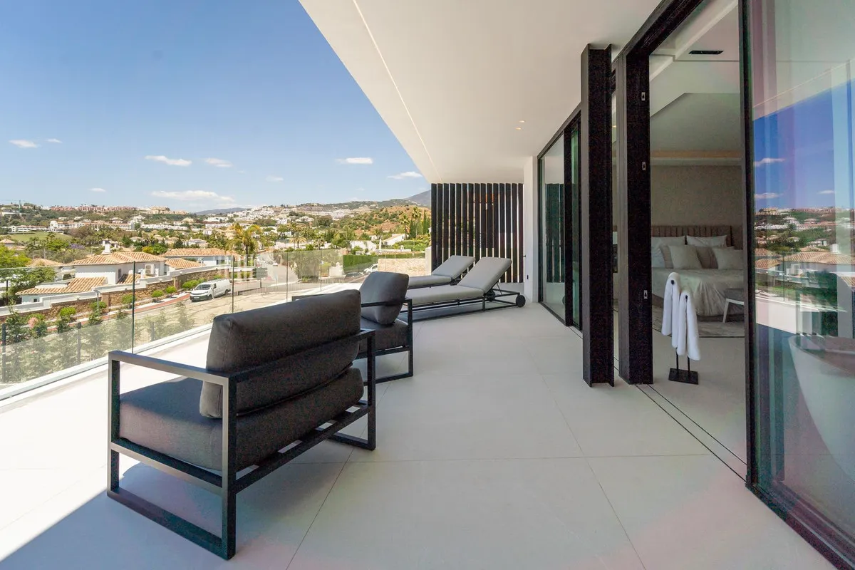 ff8455bf-95c7-442b-8e1e-783da32bca56