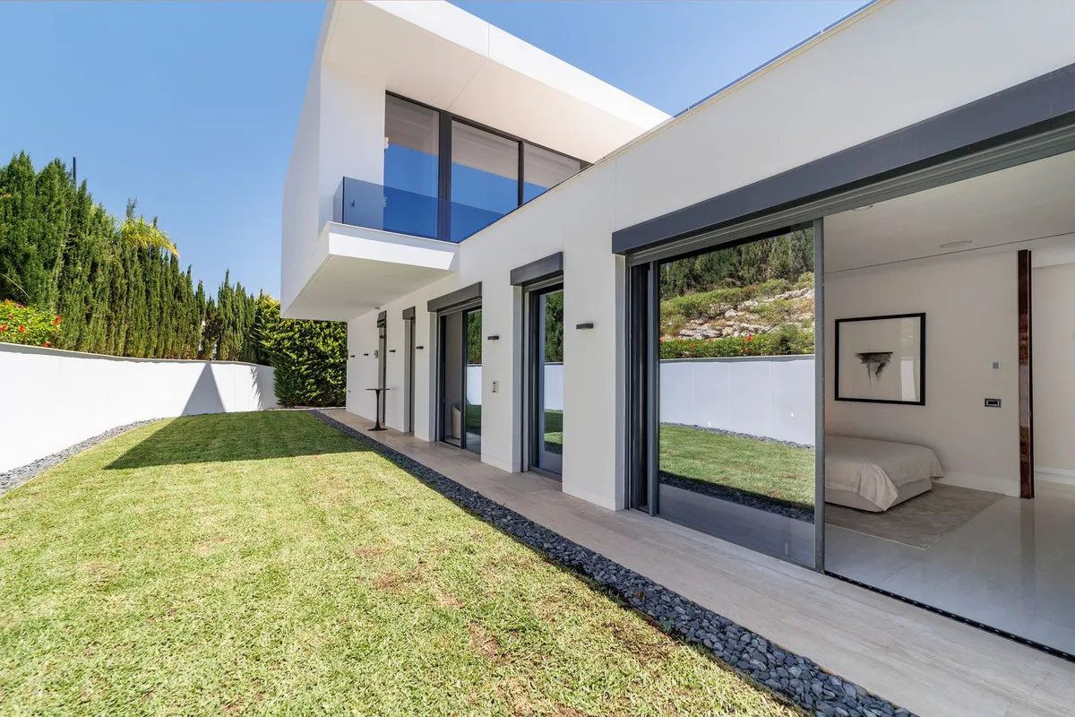 a9676f68-9b07-4d5d-bf51-894f37312d1b