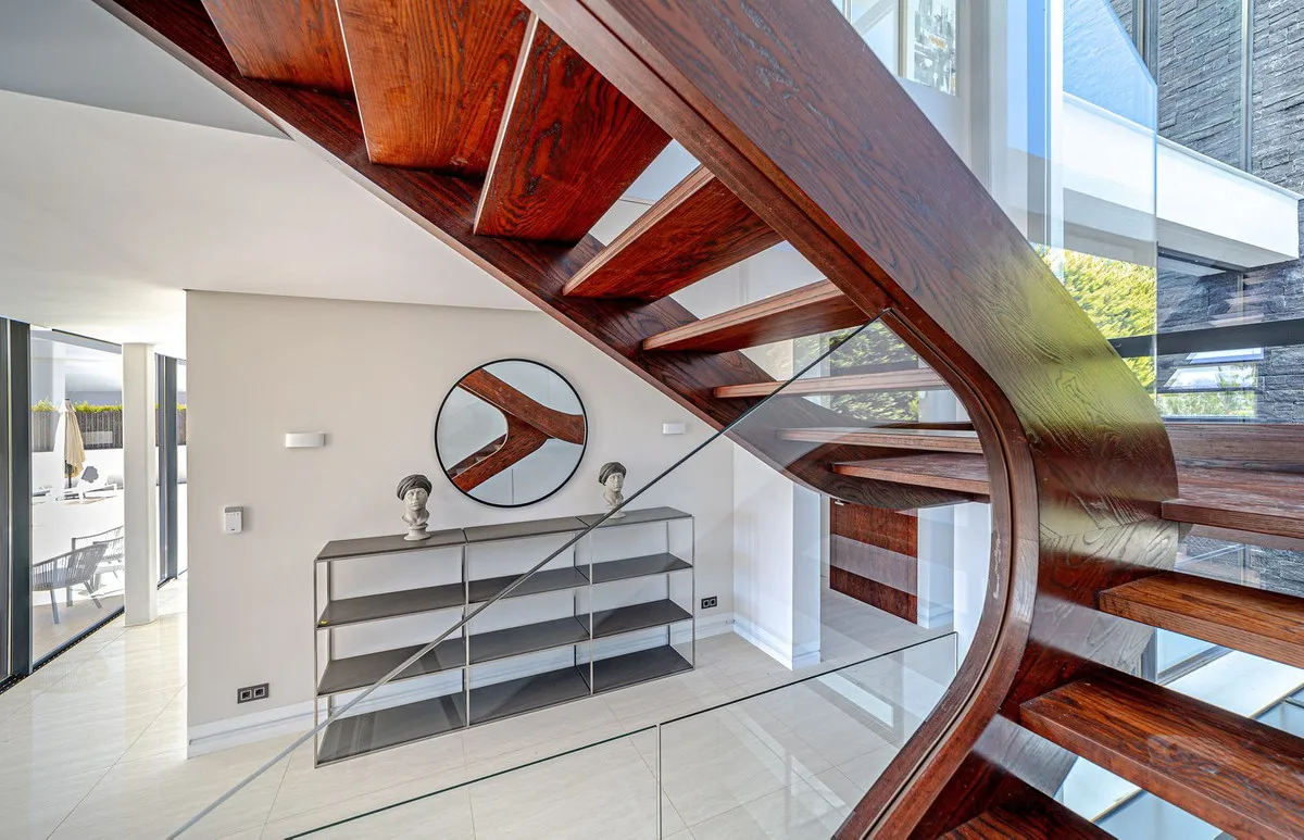 e09367d6-3492-4ddc-bb4d-11fd9bc09123