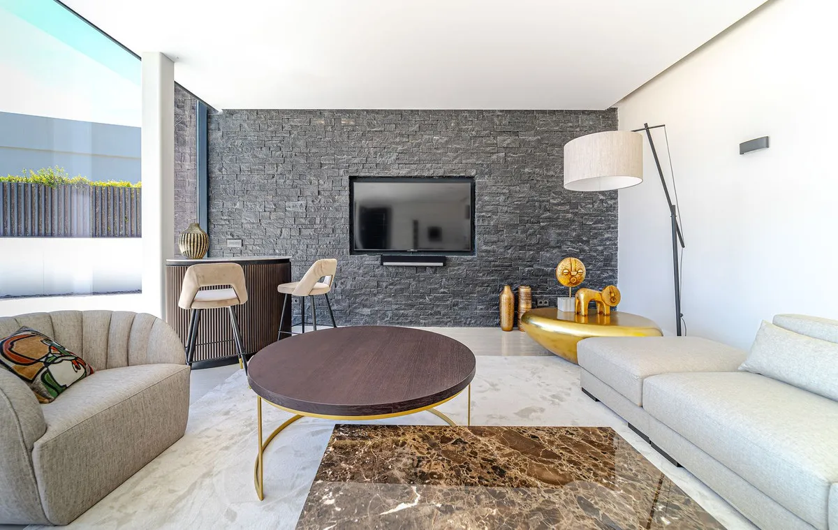 e146ae37-7bed-4eaa-8602-2b82263630e9