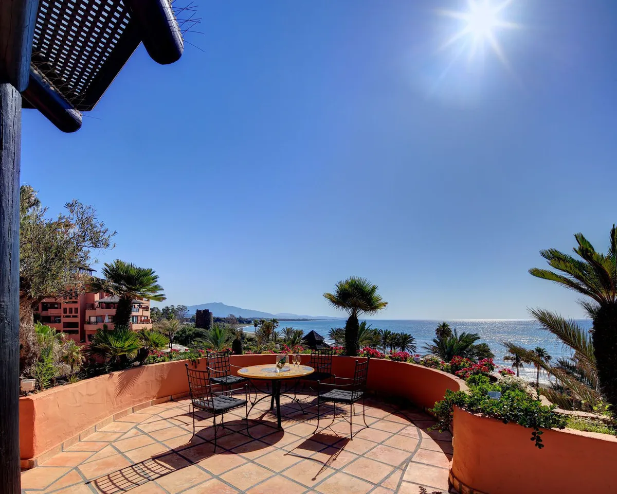 2b56d844-21c3-44dd-8a9b-8239e8387c6b