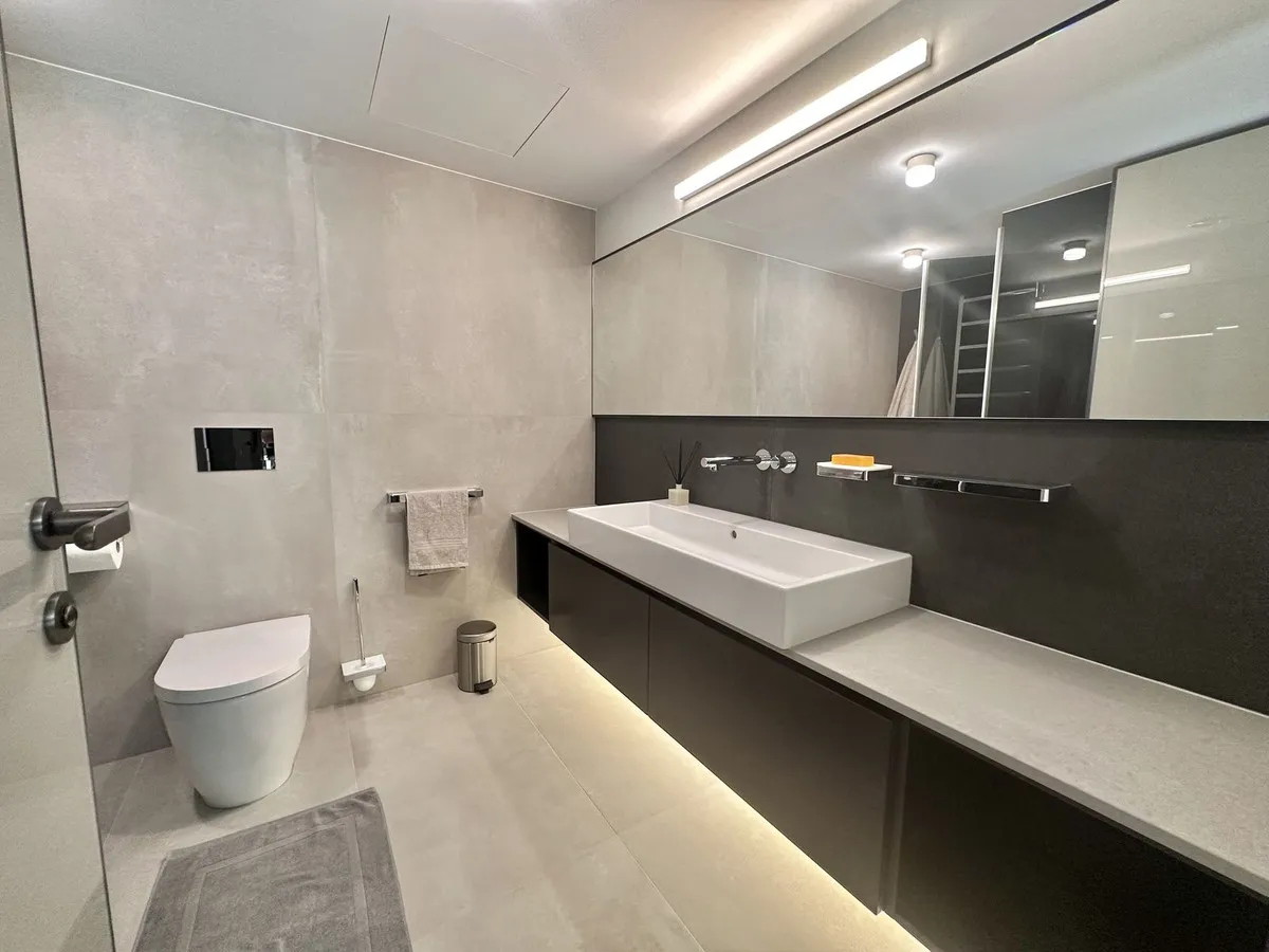 024d0bc6-d5a7-4c40-b406-1aa5158853e2