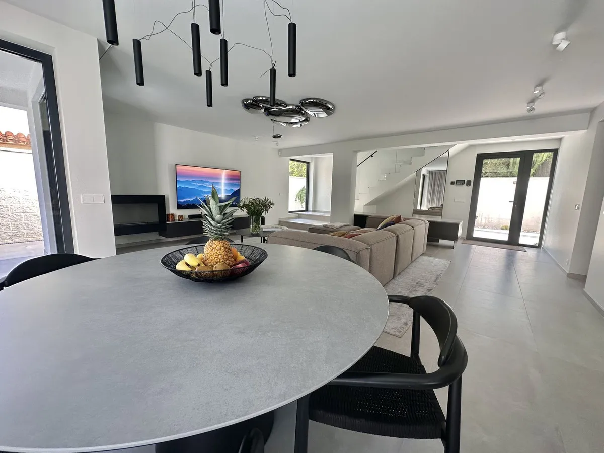 d40fb908-58e4-40de-b160-b652959e91ed