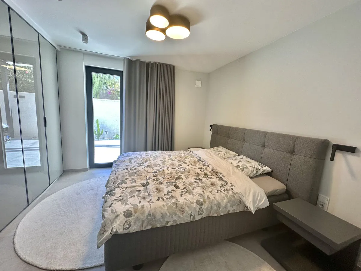 ec70f207-c0d4-4f7c-88f4-6225d76e8806