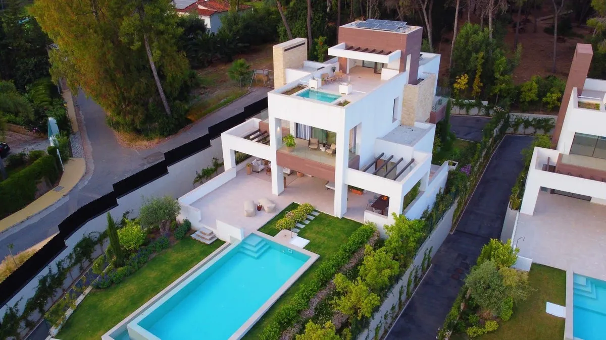 b988bf3d-eae1-4990-9384-7370e7b9689f