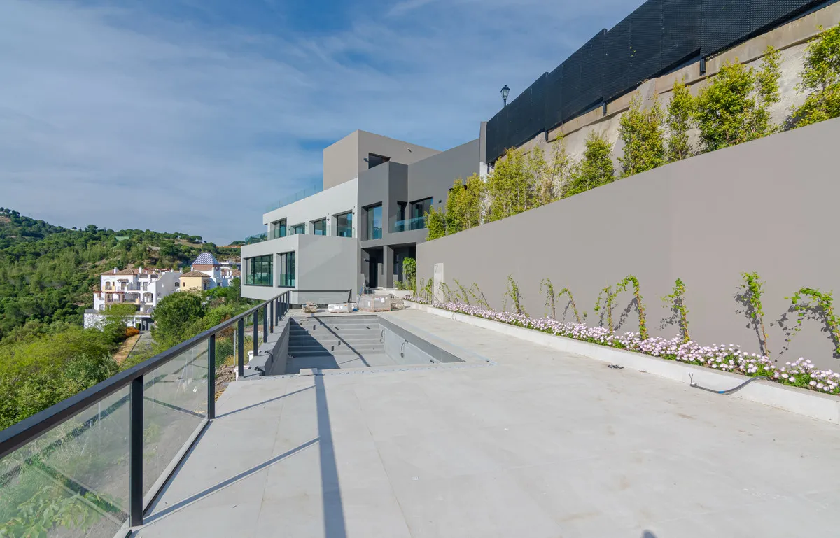 579e3e21-f8ec-409a-9964-dec1d4ce2dc6