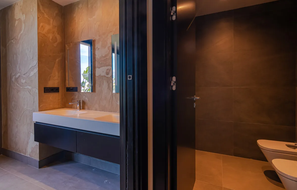 6809786e-80bc-405e-a9a1-050de03132d7