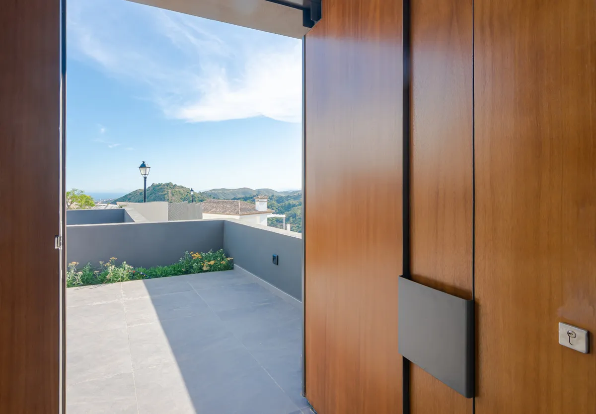 6debbe01-54df-49af-99f6-7a4cb95204dc