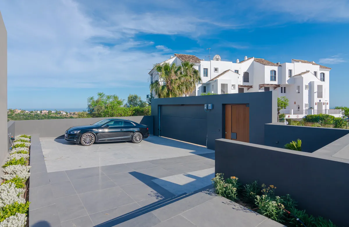 bb725588-e877-4fbe-bef7-f3bc5f191c95