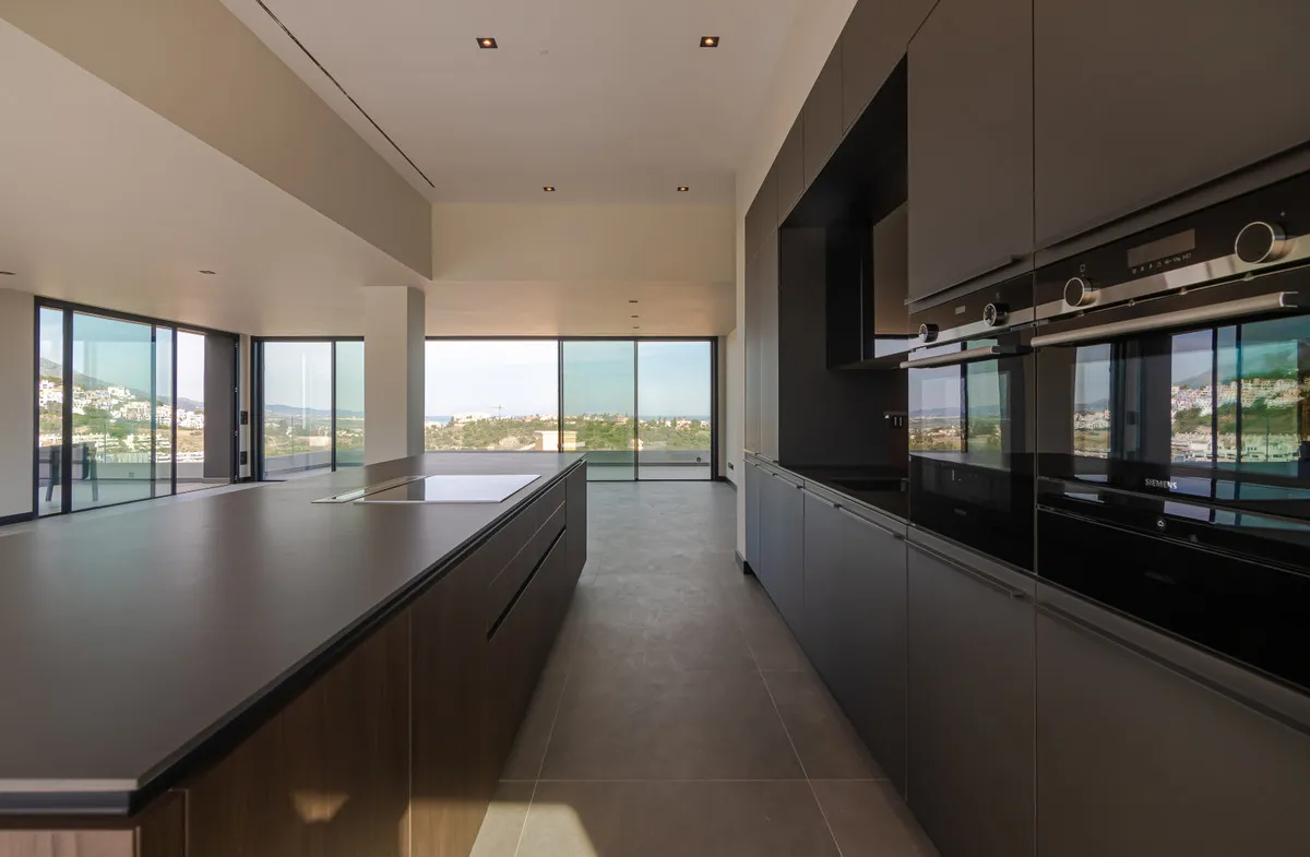 e4fba19f-07d0-45f2-aeef-237edaade110