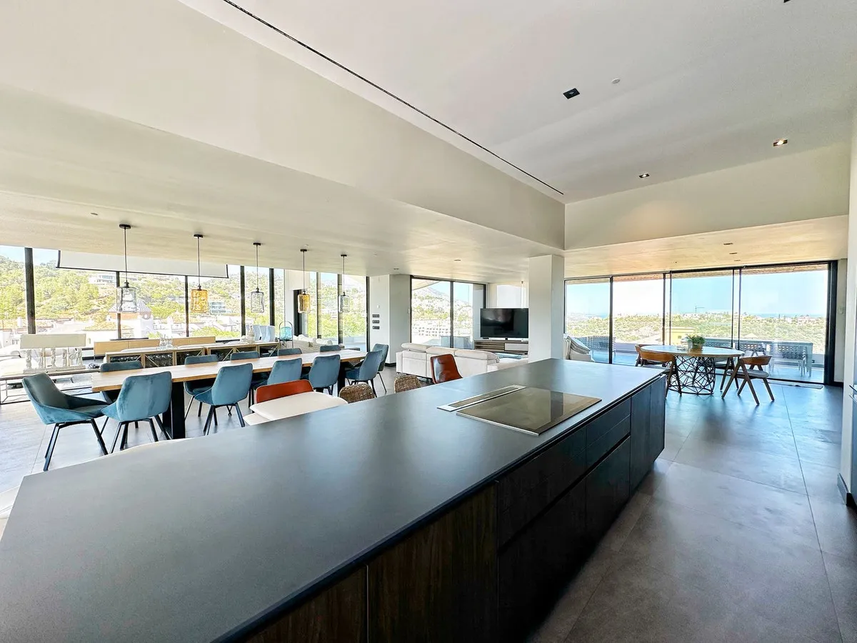 f0791086-8617-4647-8385-045de4159c92