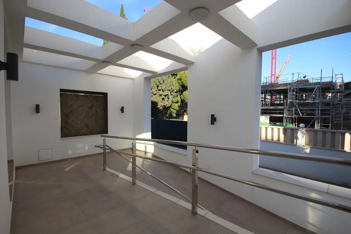 1b0a2cb8-e988-419d-8041-71160a5465ad