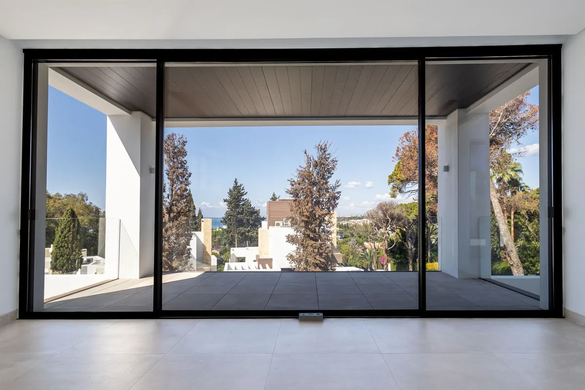 e3c08f00-dfa7-42df-9142-99e422ffdba3