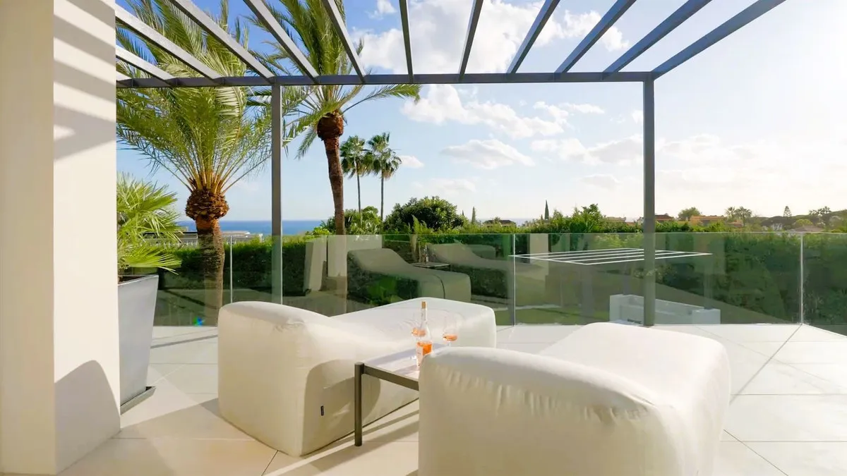 a277a660-d2b5-4f2b-bcd6-ffac4e77647f