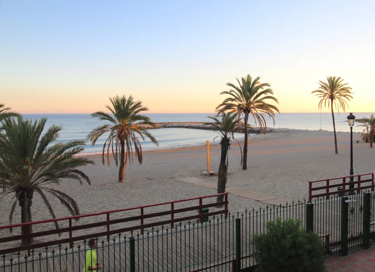 83035a7f-535e-4b2c-9681-d32d59050207