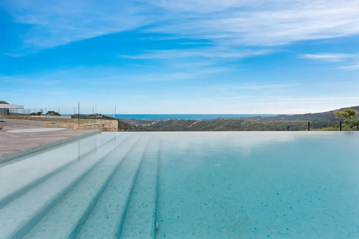 3f151b7b-3b34-4a73-9384-e49922c549dd