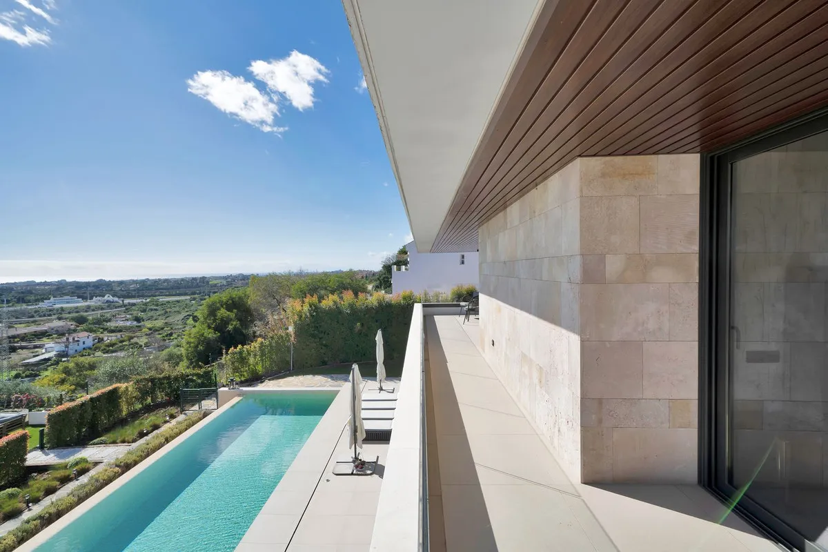 091d695b-b890-4360-b9d7-11097ddb4a1e