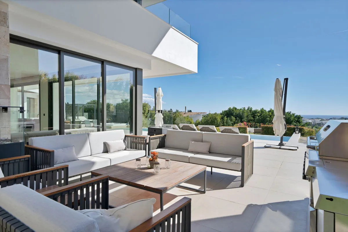 a548fee2-271f-46a9-a55e-5a74e9d7ccb9