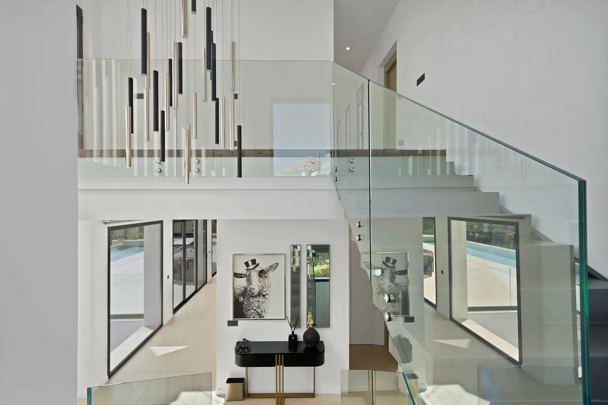 efb0d845-b3eb-495c-b5a2-474527a005c2