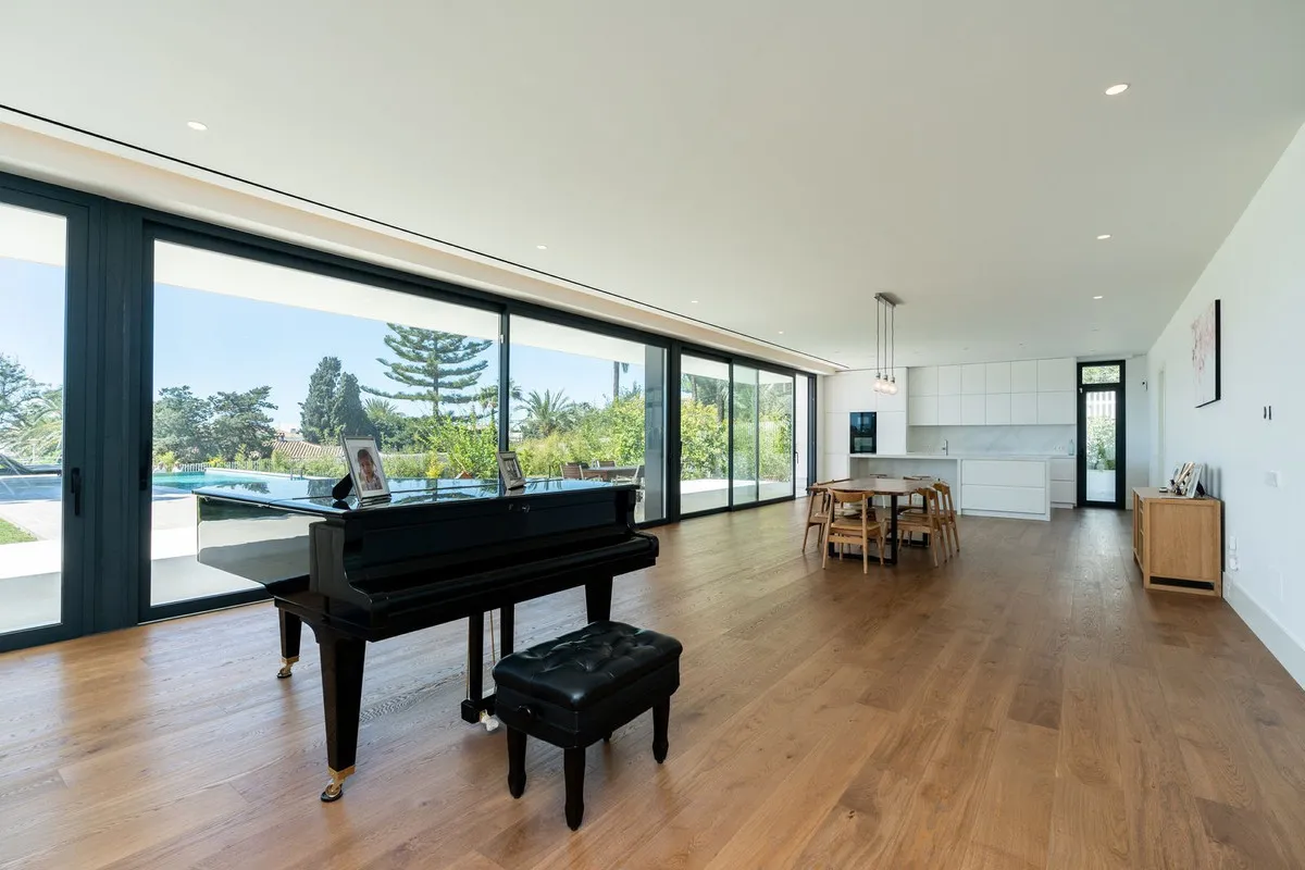 8c0e8fcd-26dd-41f6-8d23-c41f8005552d