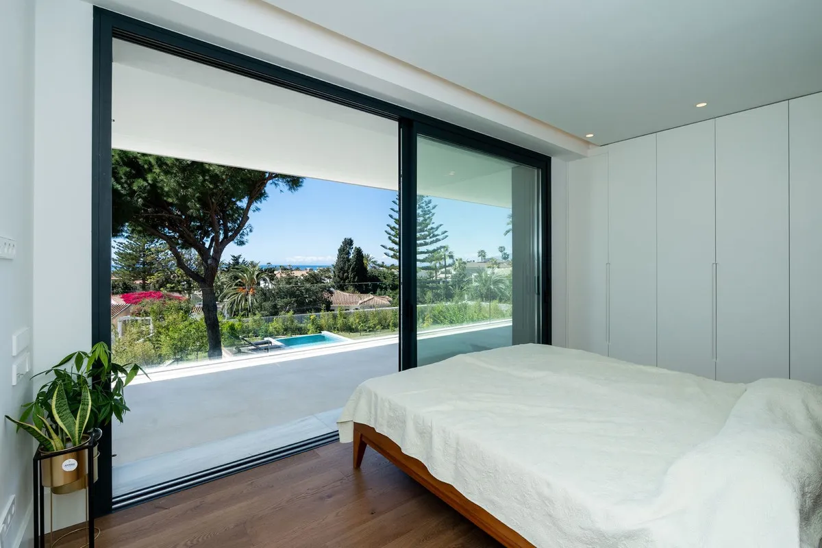 b7b409f6-0ae2-43b2-9b06-cbafb0fdded6