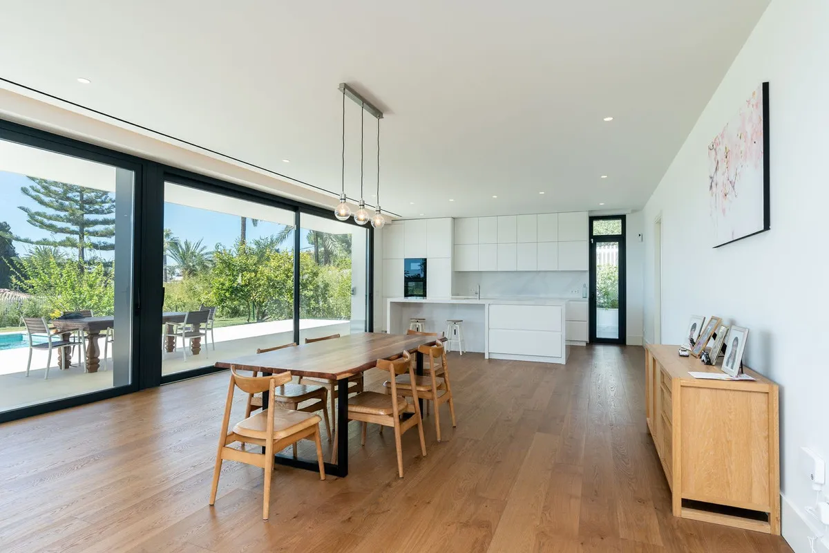 cb8d9b2f-f302-43ec-b014-8937a4aa211d