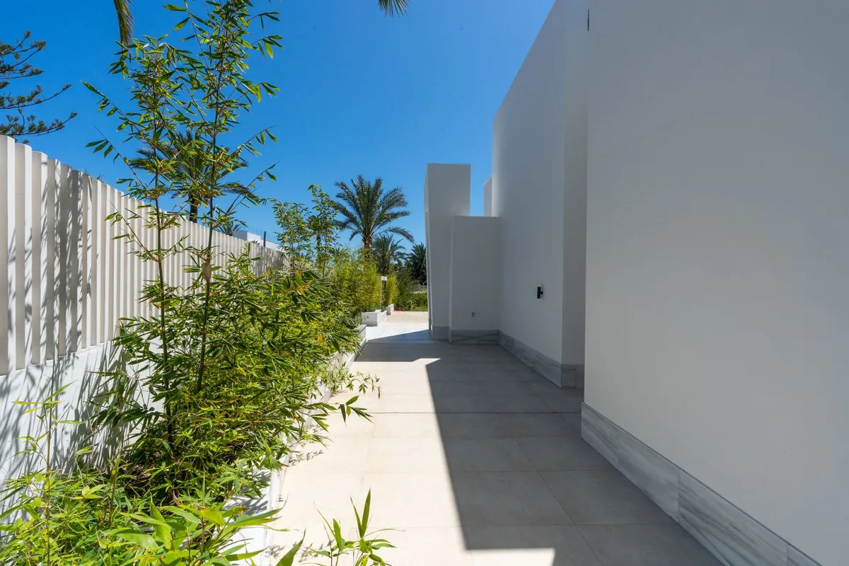 f935b23b-06af-4857-bc41-e128ba2fa430