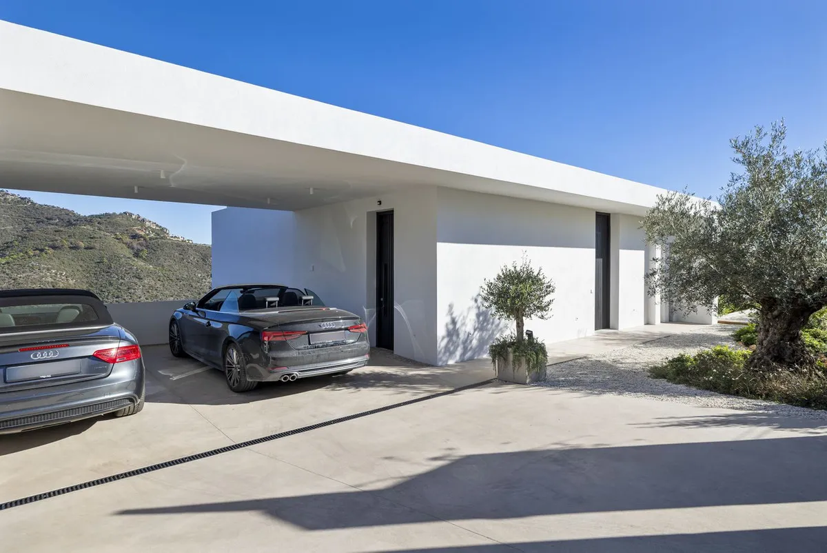 333ca97b-dcd0-4b0b-9a78-847c21949896