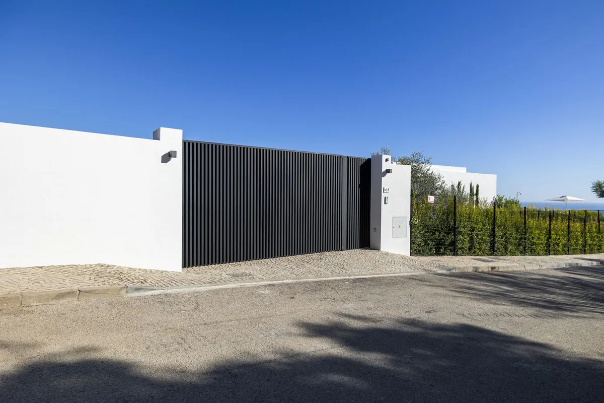 74e32e4e-ac9b-4368-974b-c72bf2e4d5c3