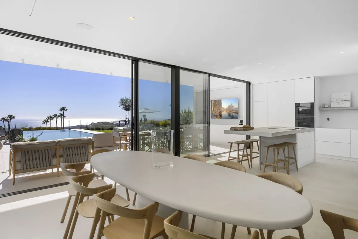 7eb6e717-8db6-4c5b-998f-18ea3226a517