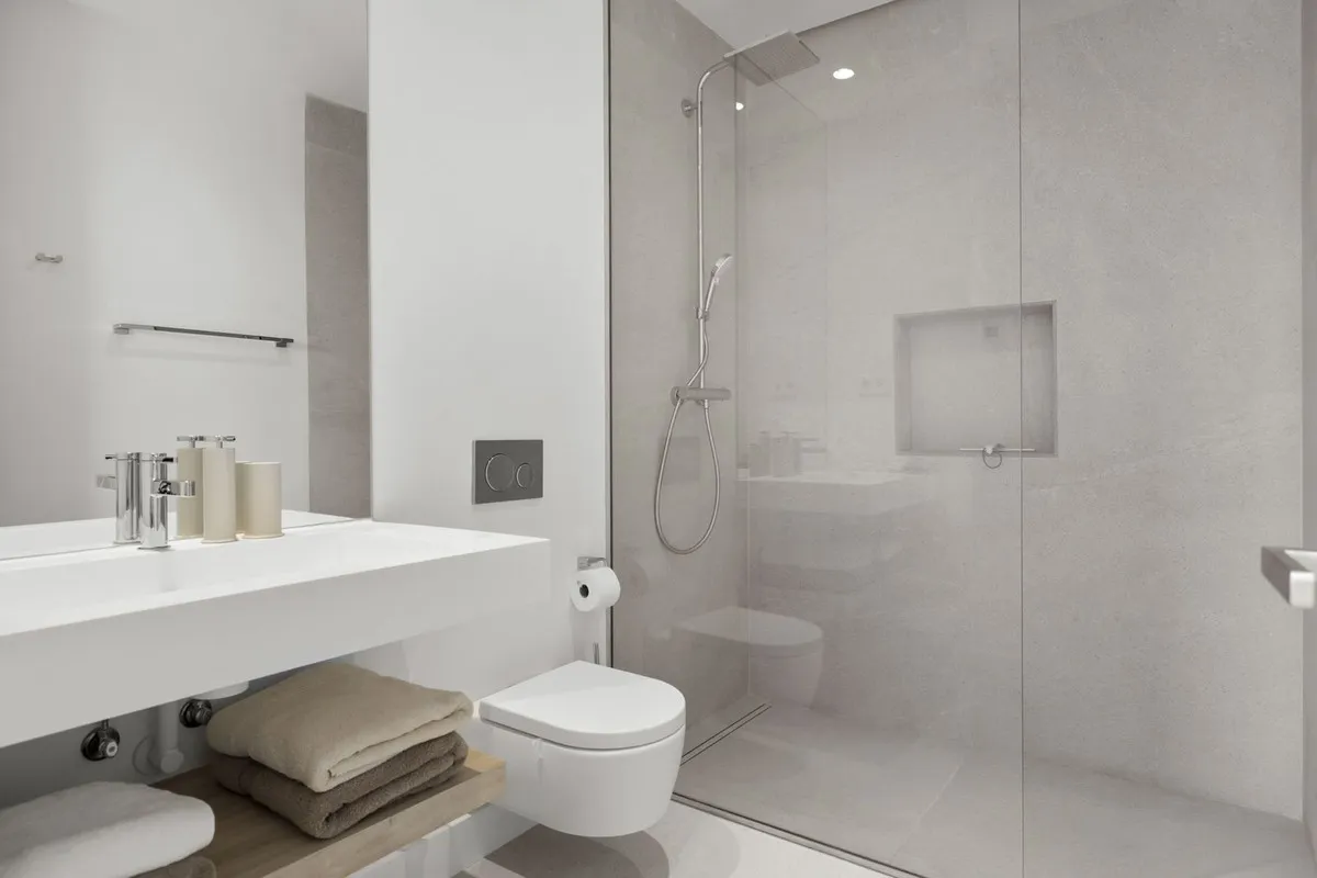 e055dcea-fd3f-43bd-86ca-e61cb5822873